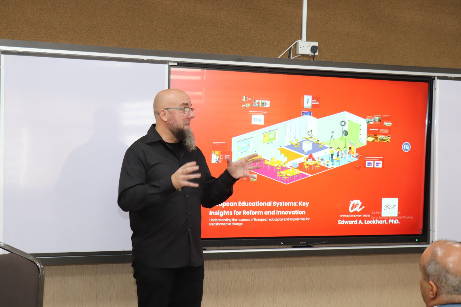 تربوية اليرموك تستضيف الخبير الدولي لوكهارت في محاضرة نوعية حول مناهج إعداد المعلمين في أوروبا تحت شعار 