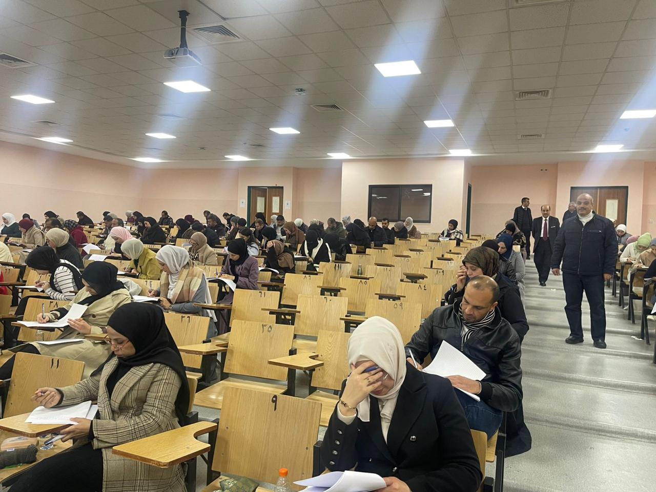تربوية اليرموك تعقد امتحان الشامل لطلبة الماجستير والكفاءة لطلبة الدكتوراه