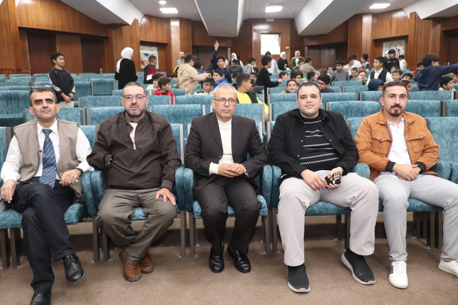 عرض مسرحي بعنوان : لا للتنمر … التنوع يجمعنا