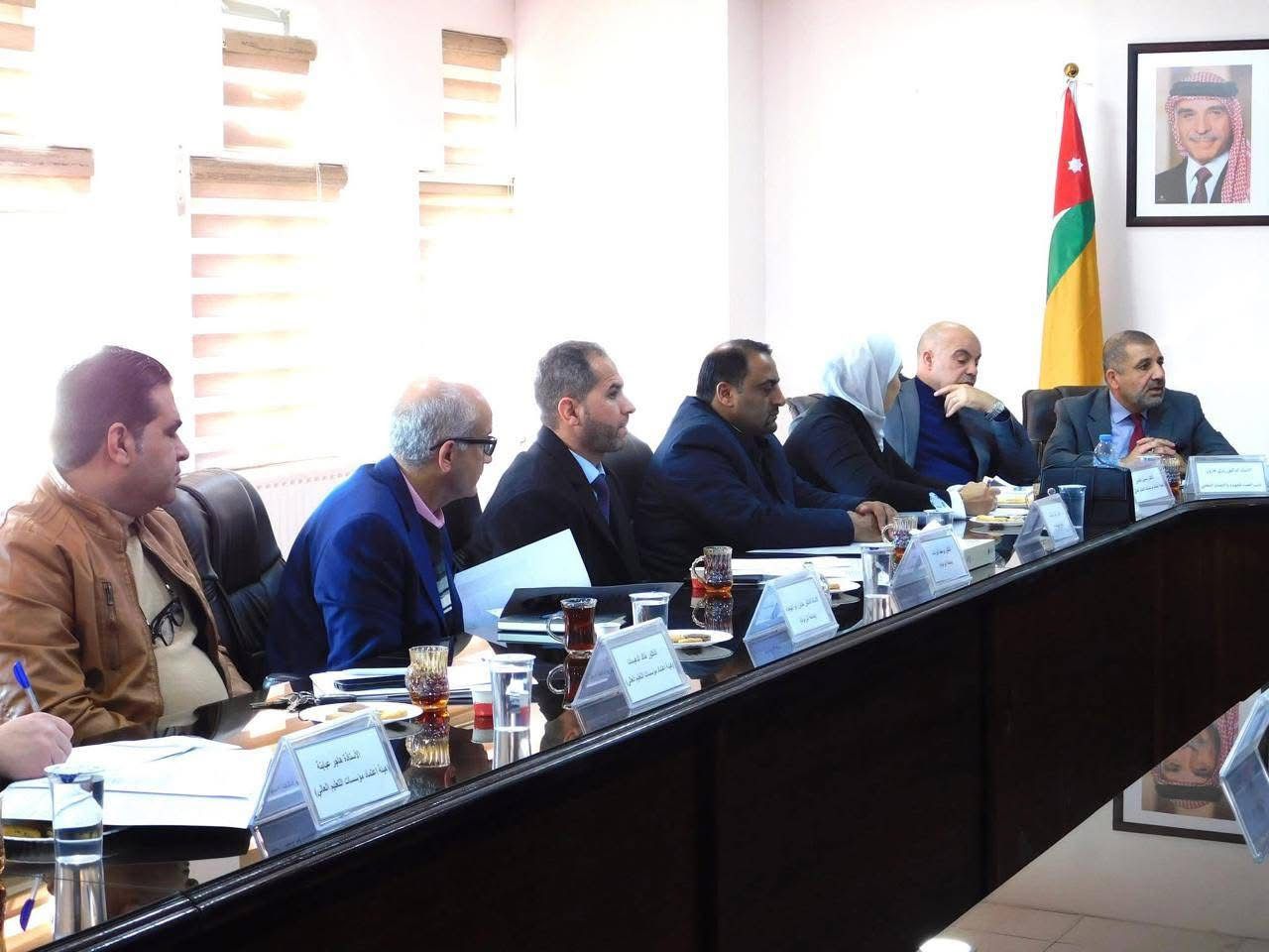جامعة اليرموك تشارك في لجنة وطنية لتطوير أدلة الاعتماد وضمان الجودة للتخصصات التربوية.